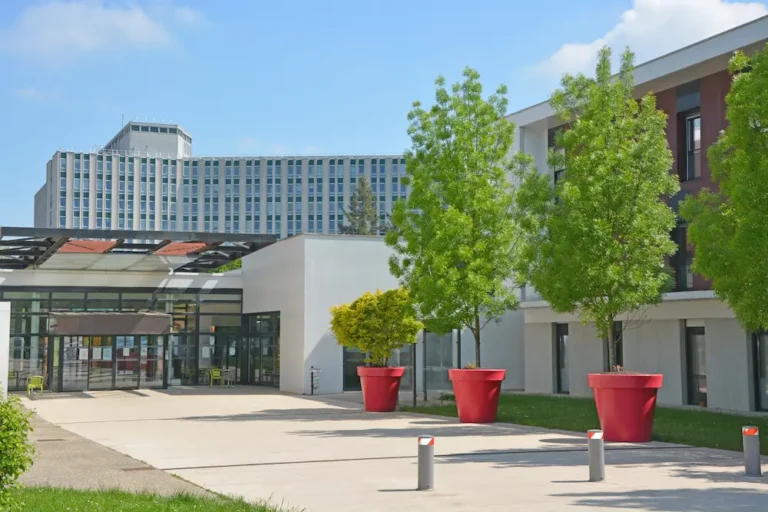 le centre hospitalier de blois - l'entrée
