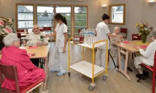 EHPAD Pimpeneau salle à manger